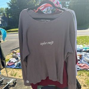 EUC 2X Official Taylor Swift Gray Thermal Long Sleeve